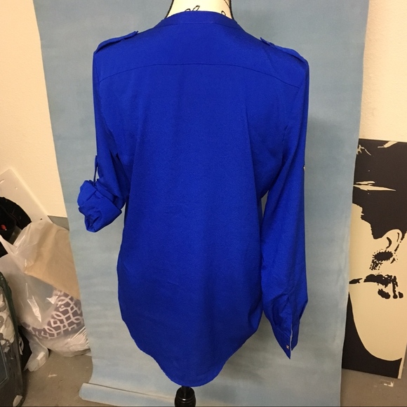 SOLD....NWOT CALVIN KLEIN Blue Button Down Blouse - Picture 3 of 5